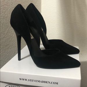 Steve Madden Suede Pumps